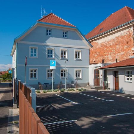 Apartmani Kac Karlovac Zewnętrze zdjęcie