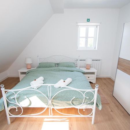 Apartmani Kac Karlovac Zewnętrze zdjęcie