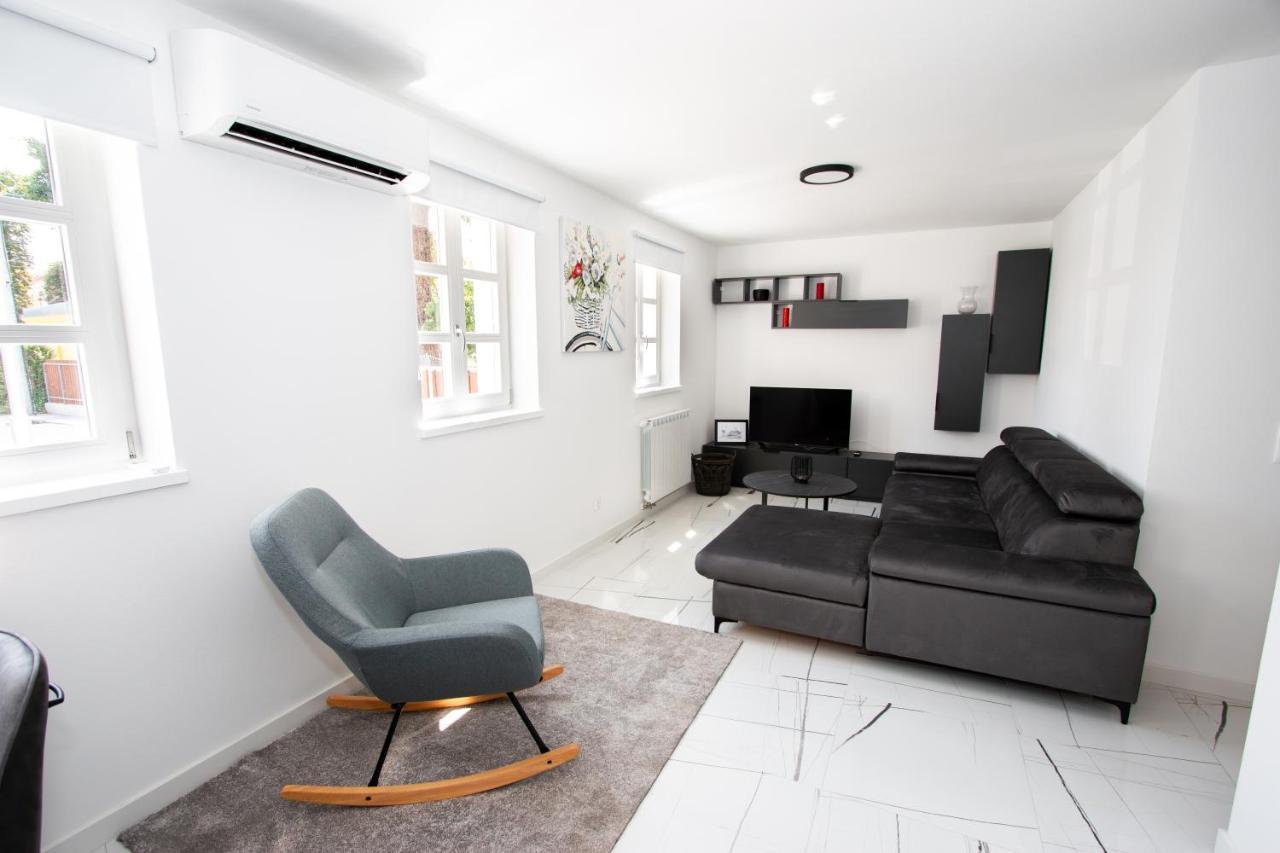 Apartmani Kac Karlovac Zewnętrze zdjęcie