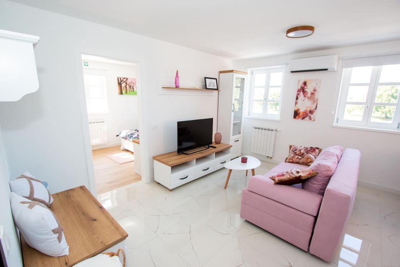 Apartmani Kac Karlovac Zewnętrze zdjęcie