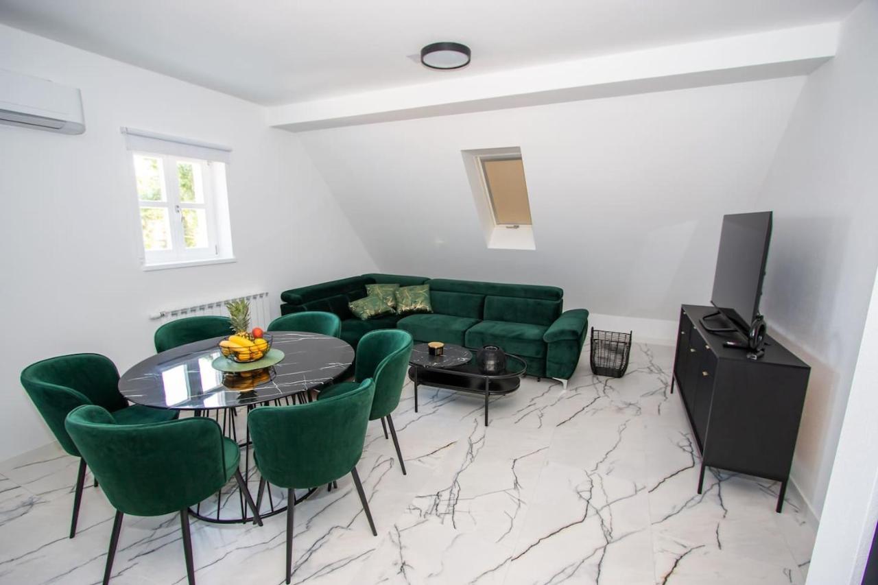 Apartmani Kac Karlovac Zewnętrze zdjęcie