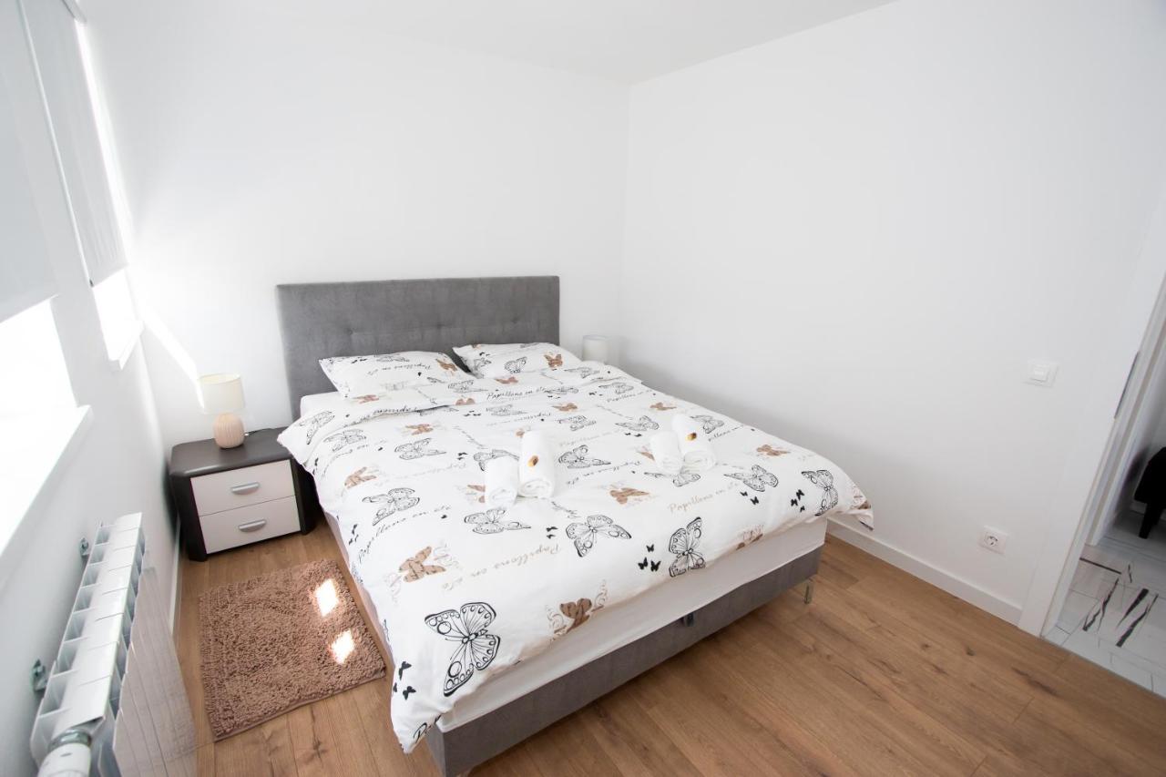 Apartmani Kac Karlovac Zewnętrze zdjęcie