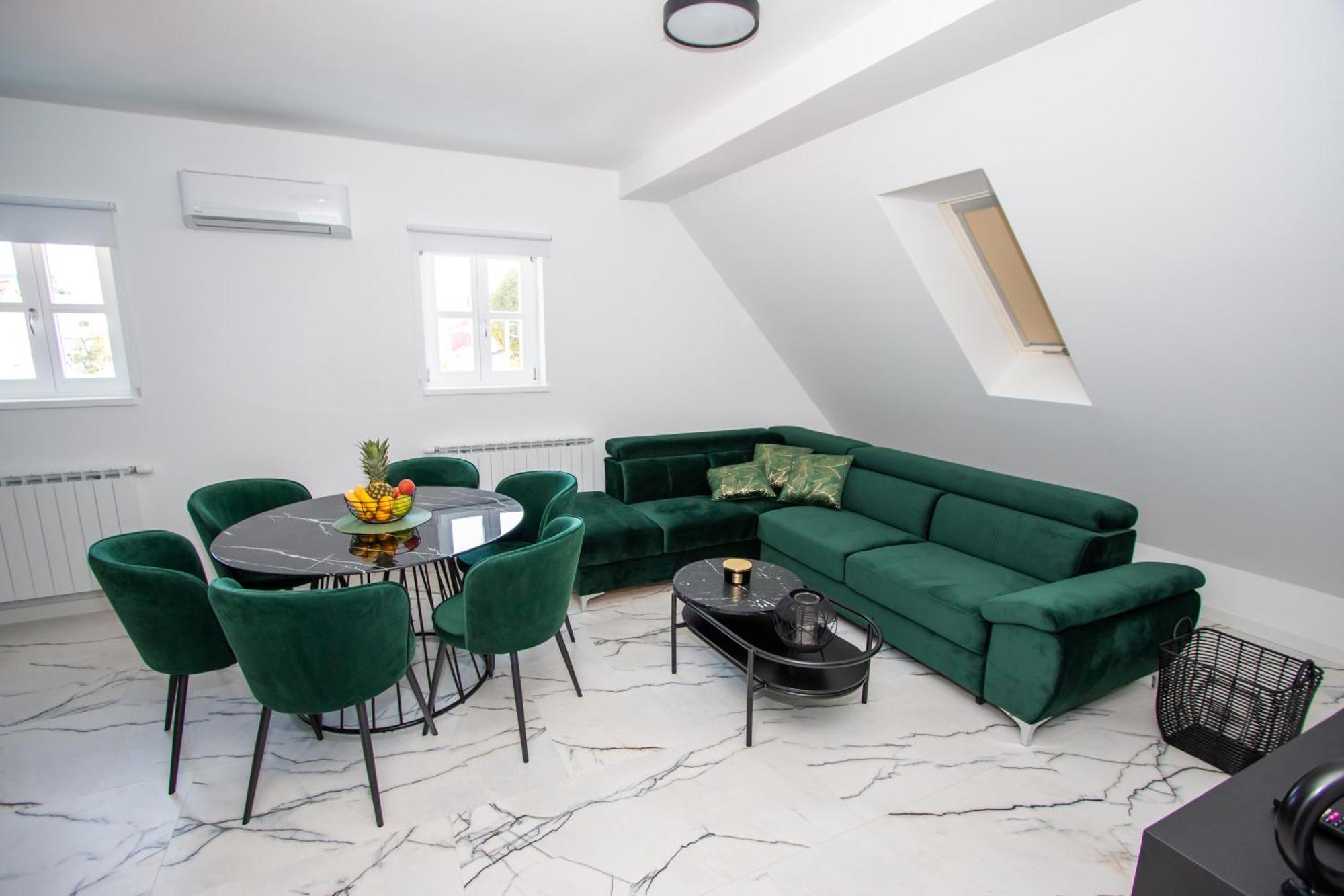 Apartmani Kac Karlovac Zewnętrze zdjęcie