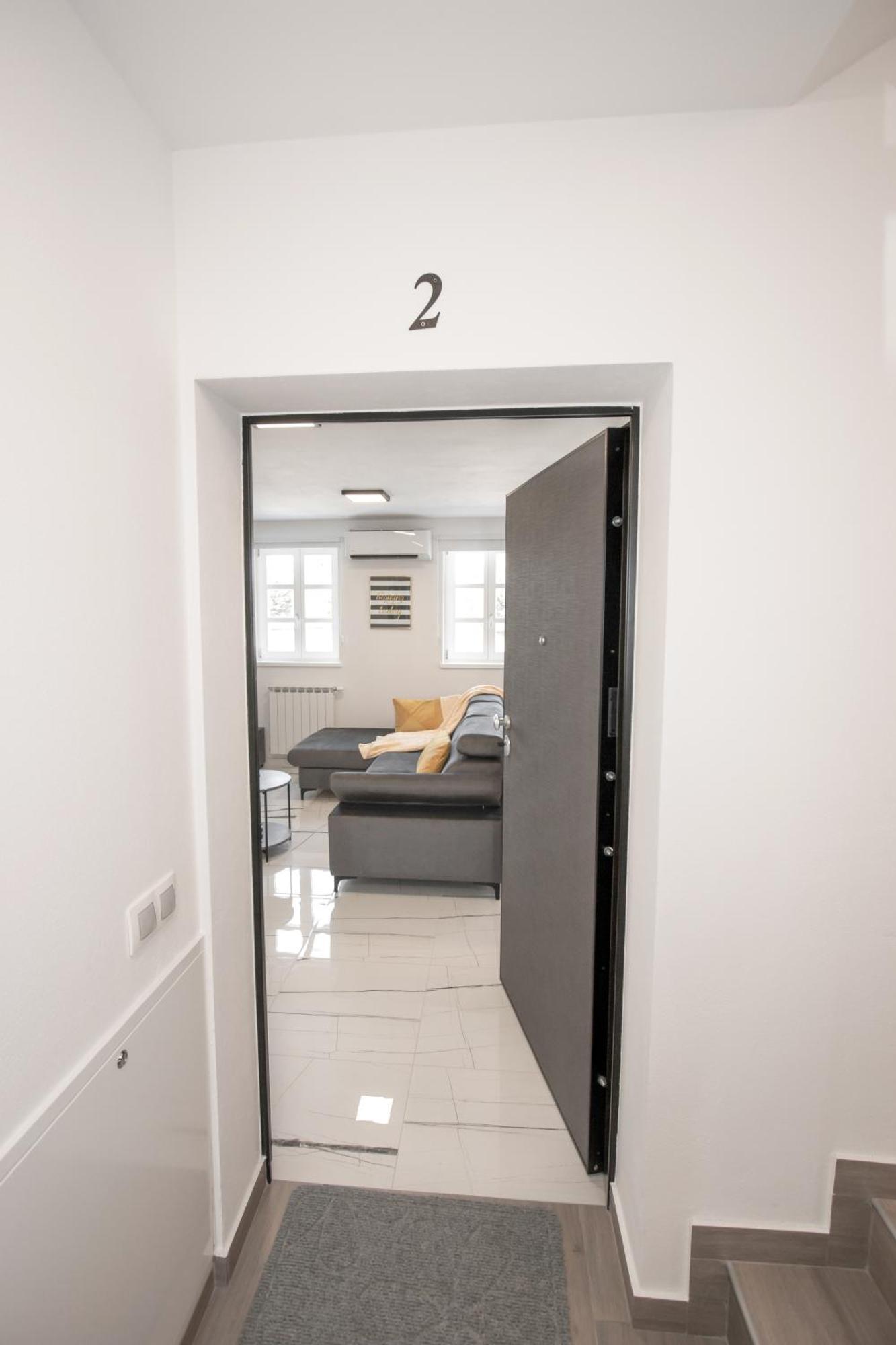Apartmani Kac Karlovac Zewnętrze zdjęcie