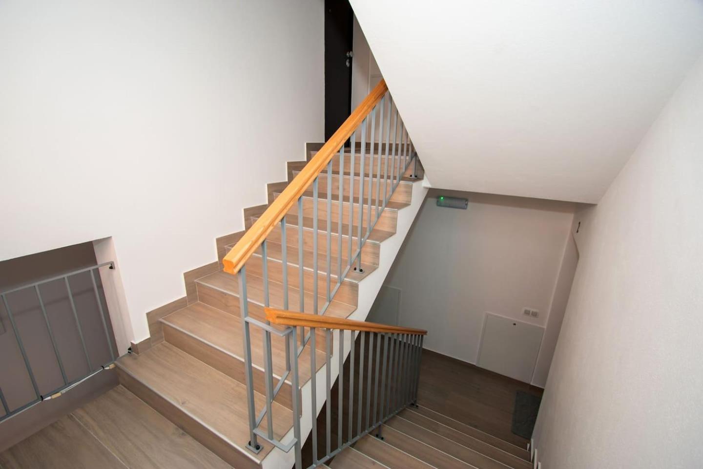 Apartmani Kac Karlovac Zewnętrze zdjęcie