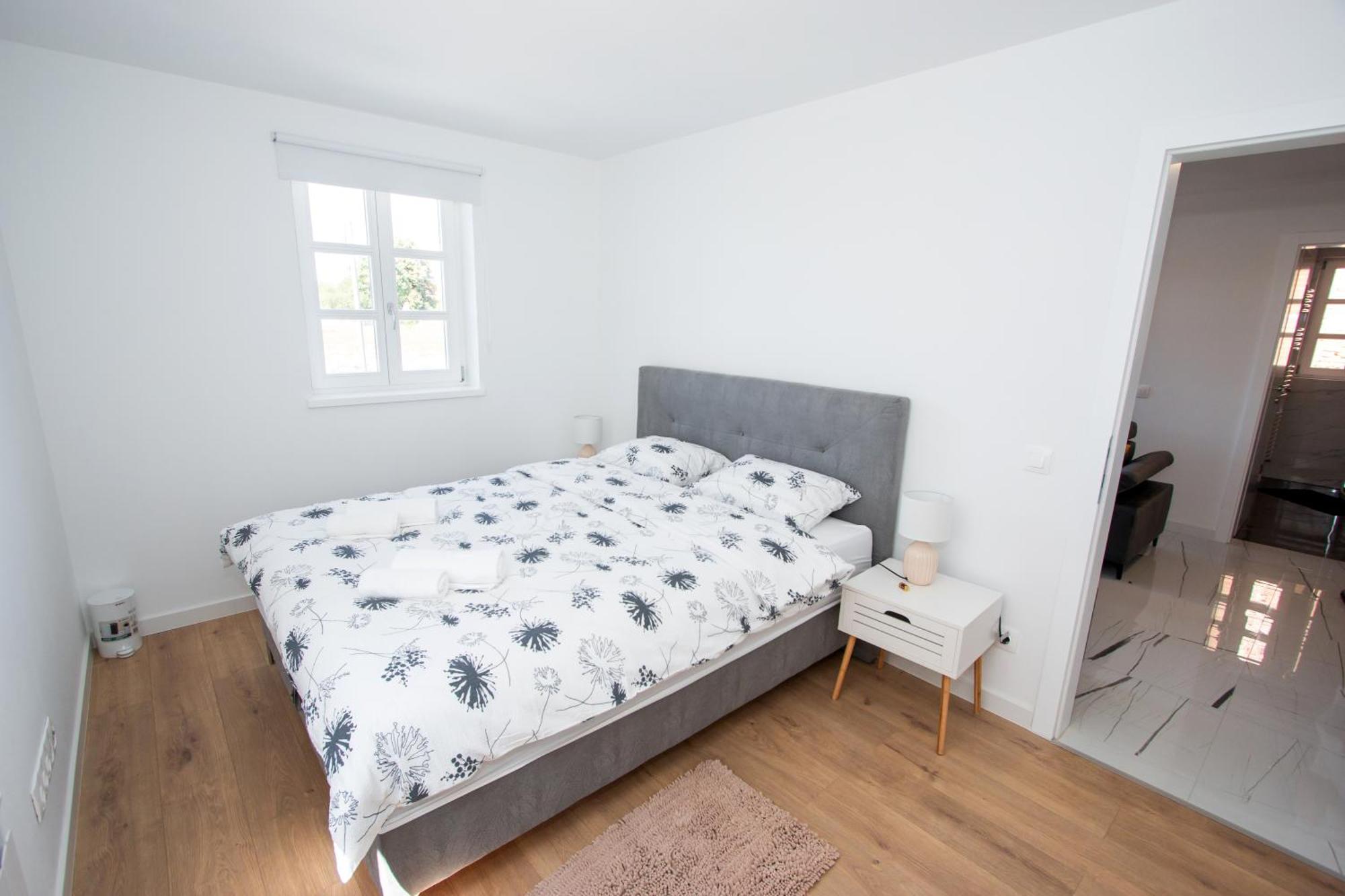 Apartmani Kac Karlovac Zewnętrze zdjęcie